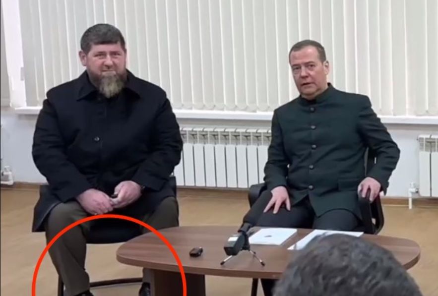 "А что у Кадырова на ногах?" - обувь главы Чечни насмешила Сеть, появилось фото