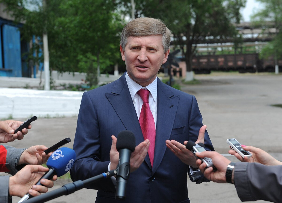 У Ахметова пригрозили судом СМИ за информацию об Офисе президента