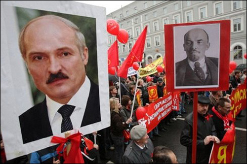 Белорусам за 25 лет независимости надоел день 7 ноября, "красный день календаря": "Доколе?!"