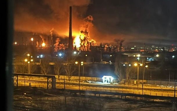 Куйбышевский НПЗ полностью остановлен, российская нефтяная отрасль под большой угрозой – Reuters