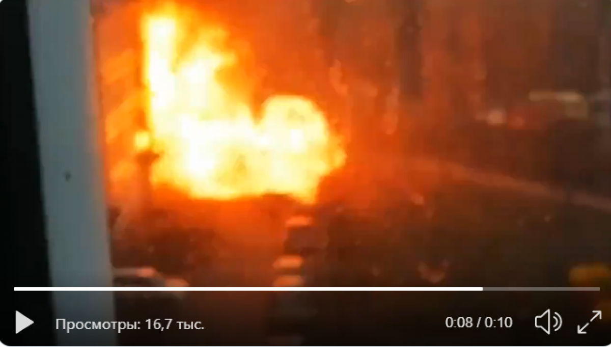 В российском Воронеже прогремел мощный взрыв у жилого дома: авто разнесло на части - видео