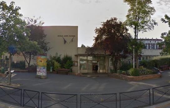 ​В пригороде Парижа вооруженный ножом сторонник ИГИЛ напал на школьного учителя