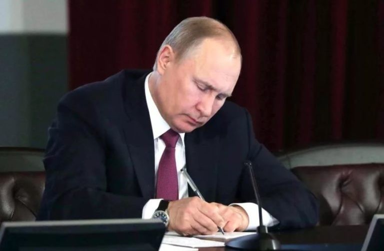 Не только паспорта: Путин готовит еще один подарок "республикам Донбасса" из-за позиции Зеленского – СМИ