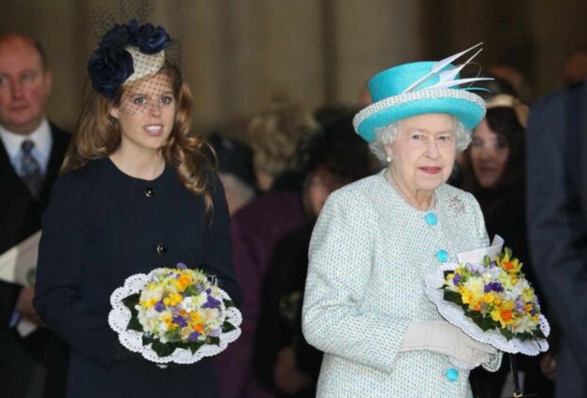 "Очередной сюрприз в королевской семье", - Принцесса Беатрис удивила приглашенных на свадьбу гостей своей просьбой