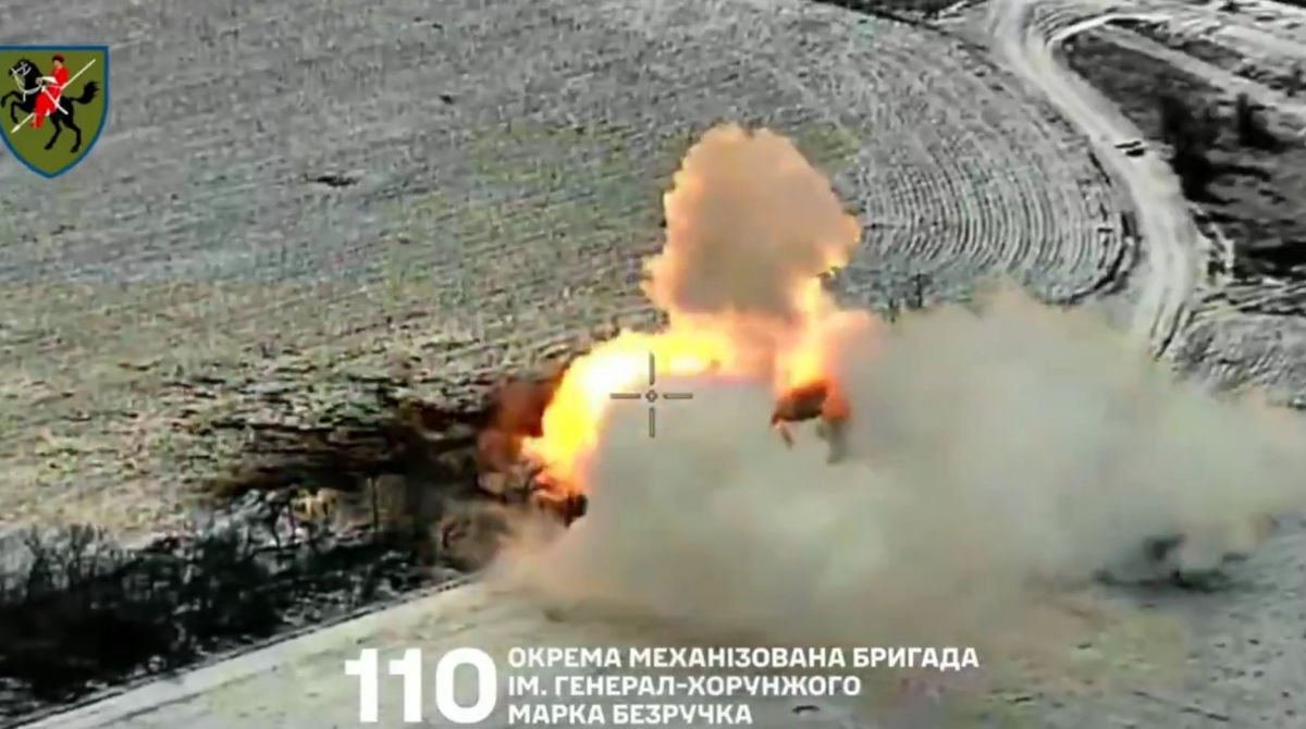 На Александровском направлении истребитель ВСУ бомбами GBU-39 сровнял с землей блиндажи оккупантов