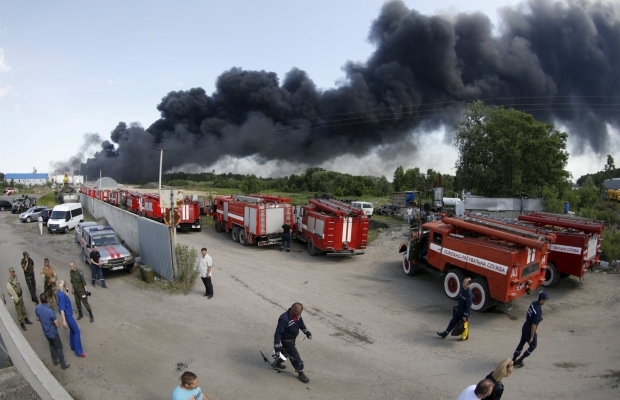 Компания "БРСМ-нафта" "открестилась" от ответственности за пожар на нефтебазе