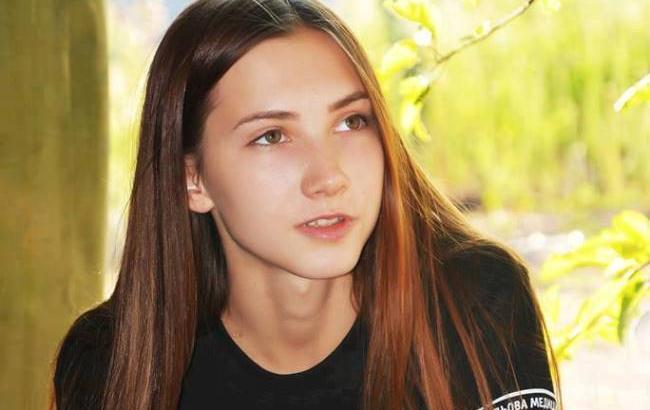 "Бережи себе, донечко": юная девушка-медик из прифронтовой Авдеевки нереально всколыхнула соцсети, пользователи не скрывают восторга - кадры