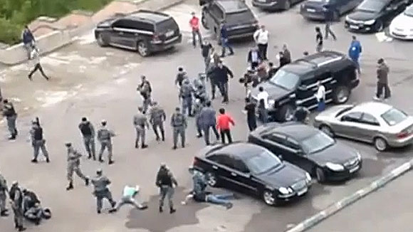 Настоящие боевые действия в Москве: более 30 чеченцев штурмовали здание и устроили массовое побоище