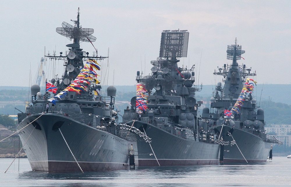 Спутниковые снимки показывают перемещение российских ВМС из Севастополя - СМИ