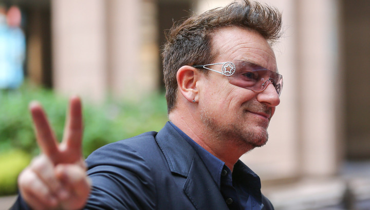Фронтмена рок-группы U2 Боно определили в список "Женщина года"