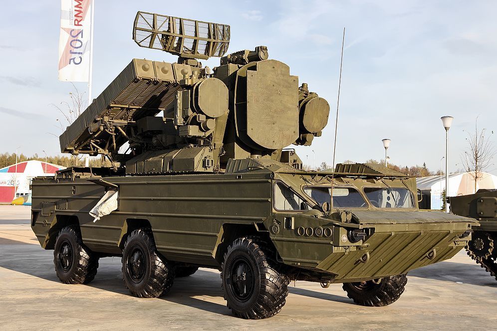 Excalibur ВСУ превратил в факел российскую "Осу": уникальные кадры боевой операции