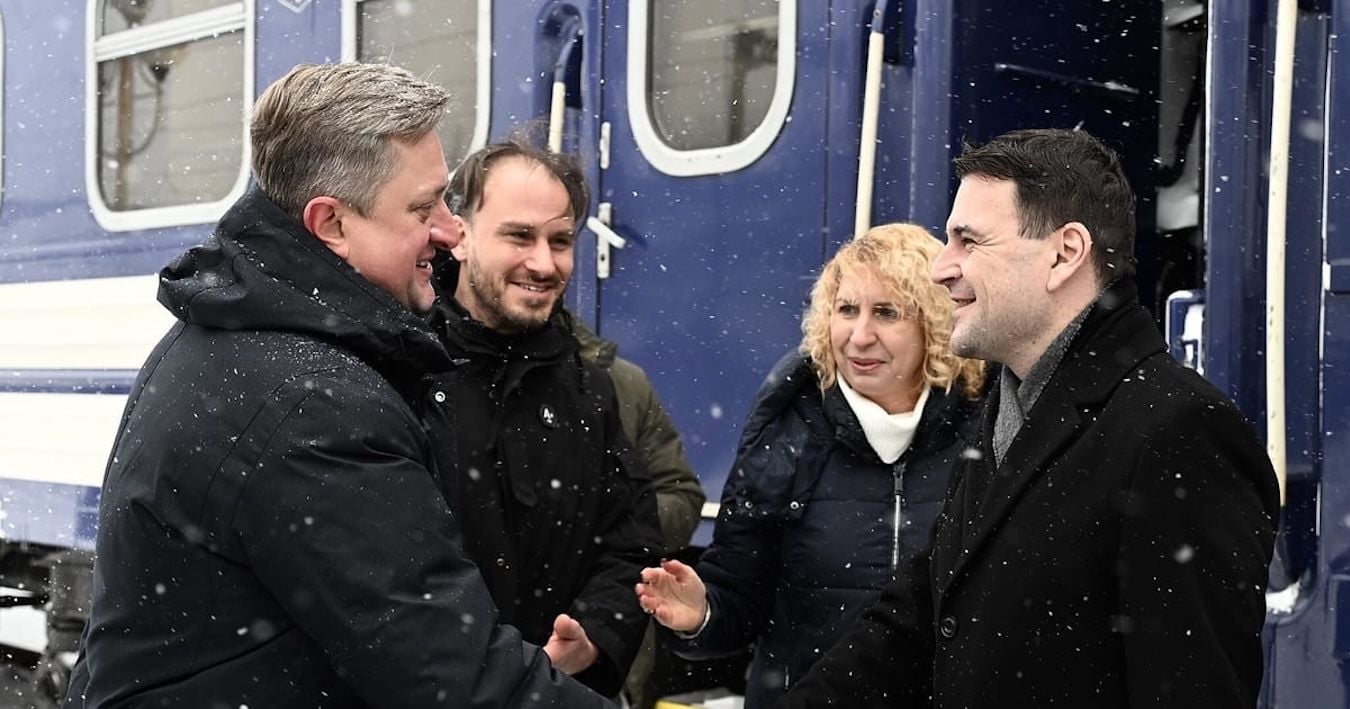 После скандальных слов Окамуры о Зеленском глава МИД Чехии прибыл в Украину, задержавшись в пути из-за атаки РФ