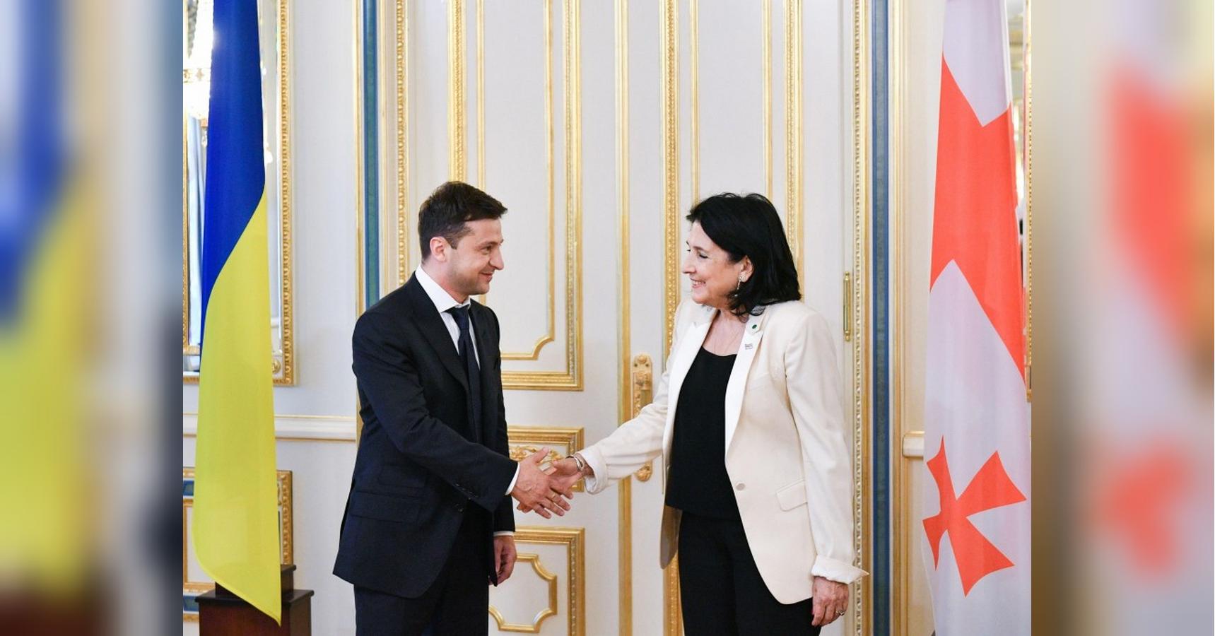Переговоры Зеленского с Зурабишвили: один из главных вопросов - поездка в Москву на 9 мая