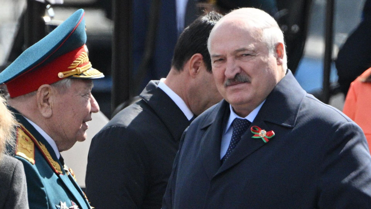 "Артист он неплохой", – Небоженко отреагировал на информацию о тяжелой болезни Лукашенко