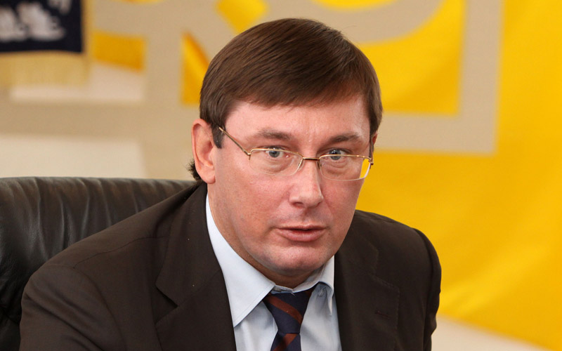 Луценко заявил, что в скором времени Порошенко будет давать показания по делам Майдана