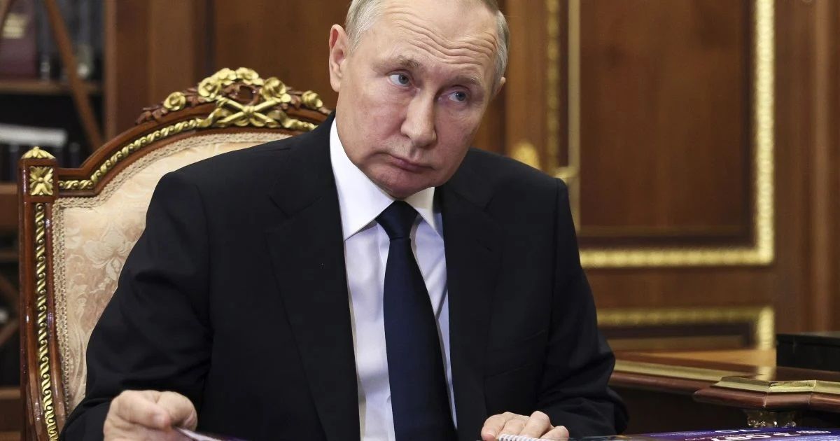 Охорона злякалася за життя Путіна, побачивши у Кремлі "небезпечний" подарунок з Оману
