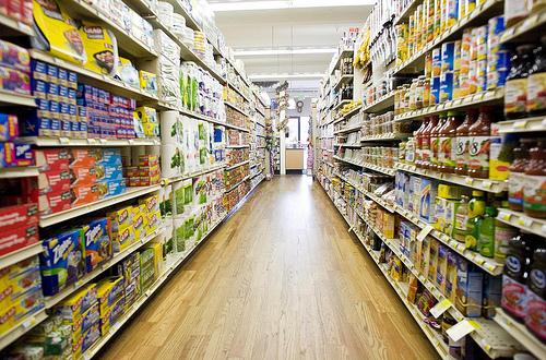 Супермаркеты Киева завышают цены на продукты на 30%, - АМКУ