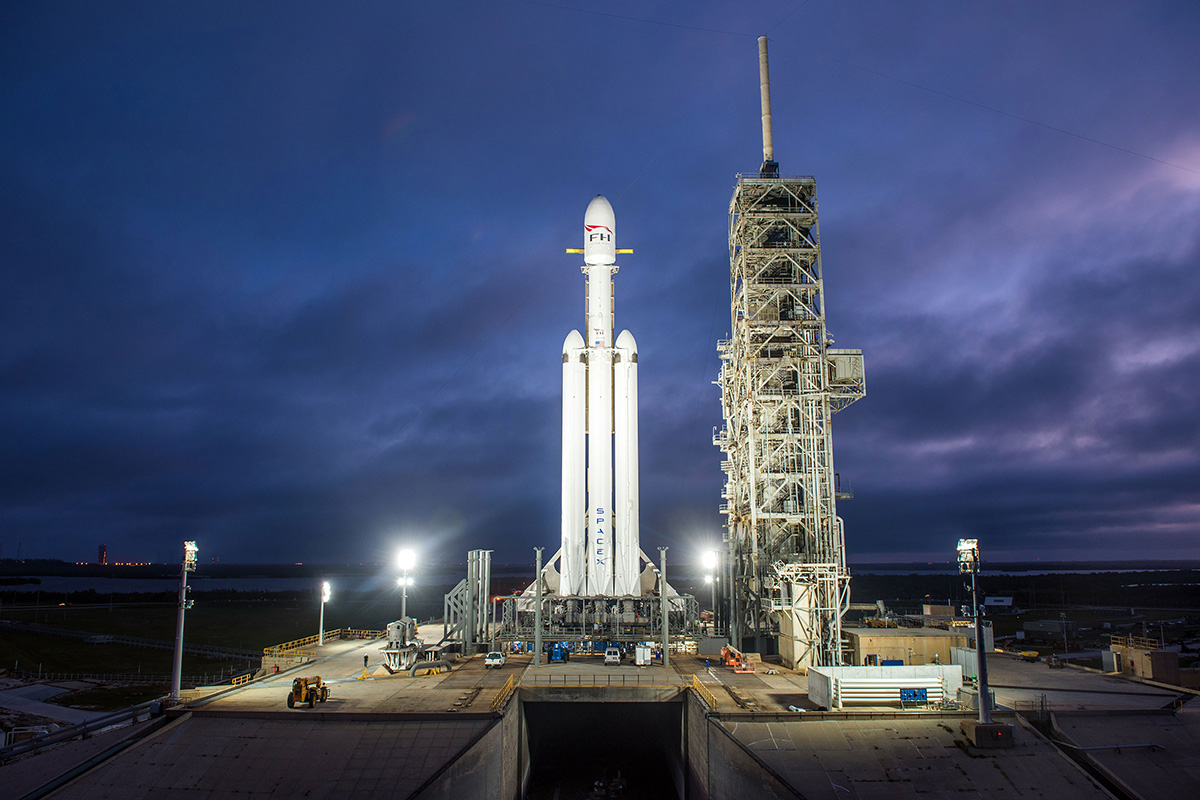 Путешествие на ракете Илона Маска: SpaceX назвала цену билета на рейс Big Falcon Rocket