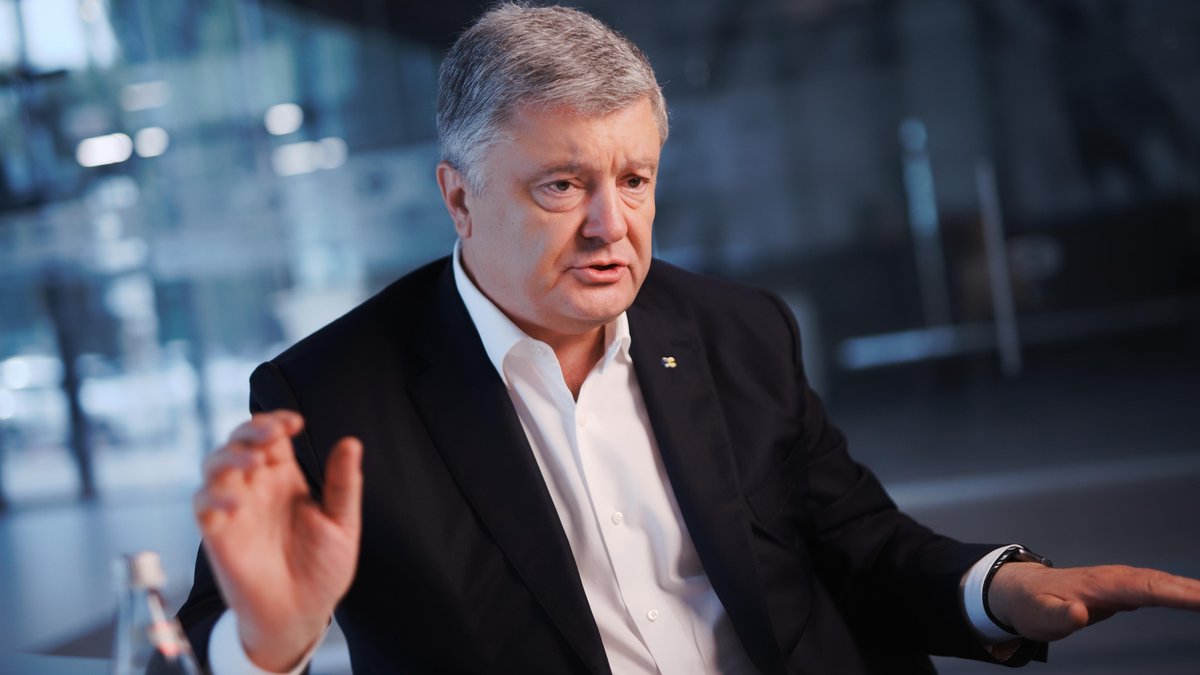 Порошенко обратился к власти: "Вопрос освобождения Крыма вообще исчез с повестки дня"