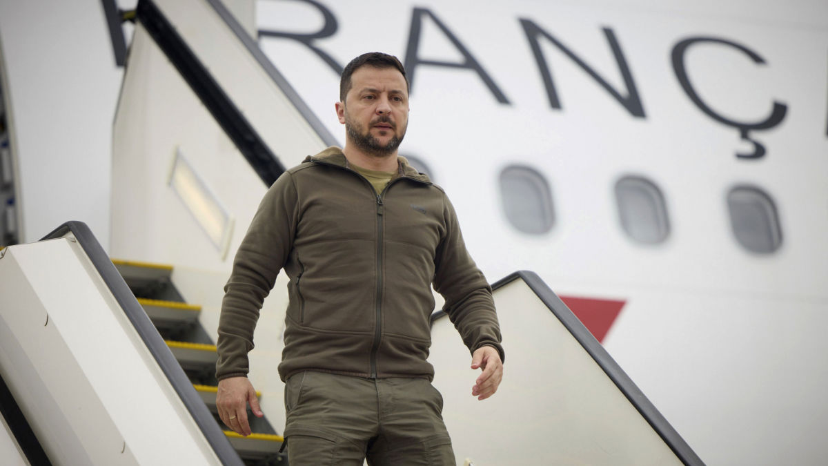 Зеленский возглавил список фаворитов на Нобелевскую премию мира, его главный конкурент - россиянин 