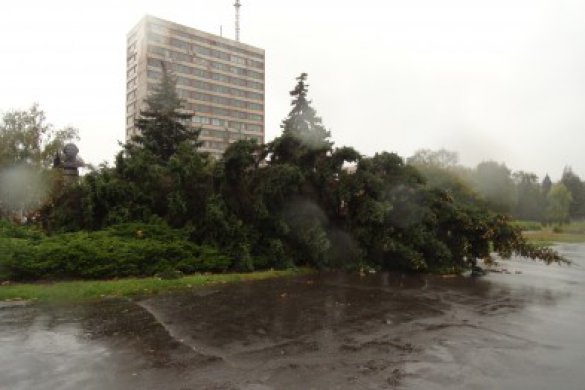 Последствия урагана в Мариуполе