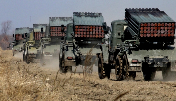 В Донецкой и Луганской областях ополчение накапливает военную технику, - "ИС"