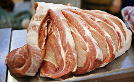 Украина отказалась от импорта свинины из России