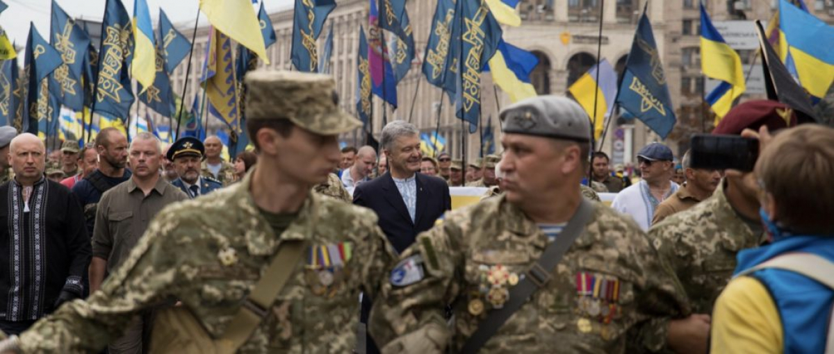 Порошенко Зеленскому: "Хватить бояться армии, хватить прятаться от нее и скрыто "презирать""