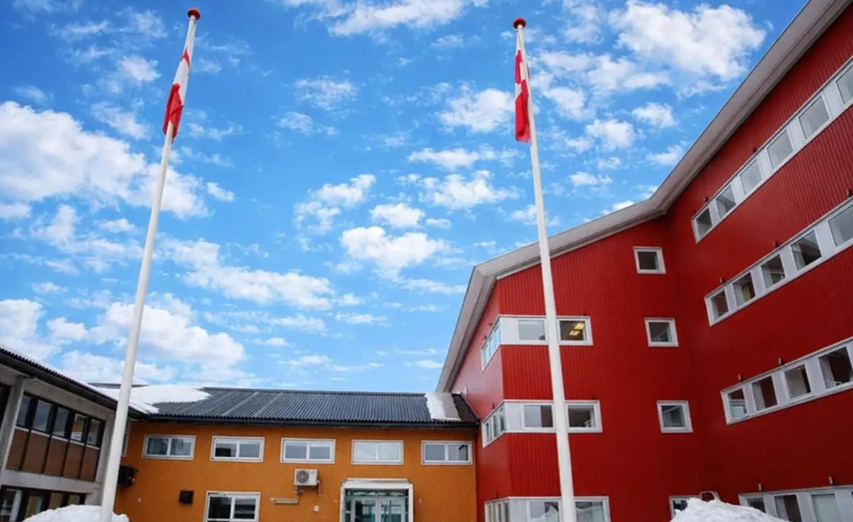 Лидеры пяти партий Гренландии обратились к Трампу после его претензий на остров