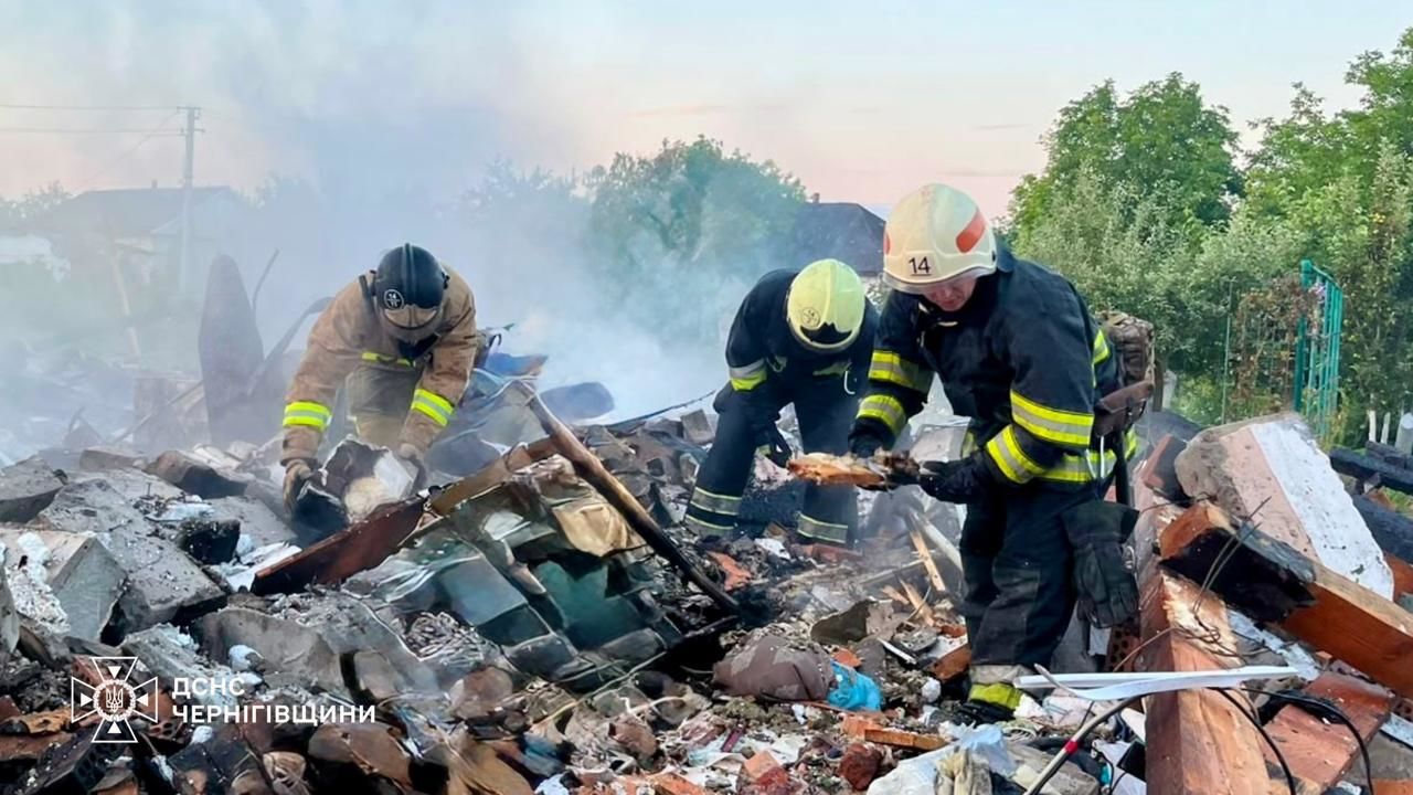РФ вновь атаковала мирных граждан Украины – в ГСЧС показали последствия в Киеве и шести областях