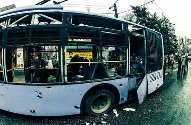 В Донецке снова обстреляли троллейбус: погибли 5 человек
