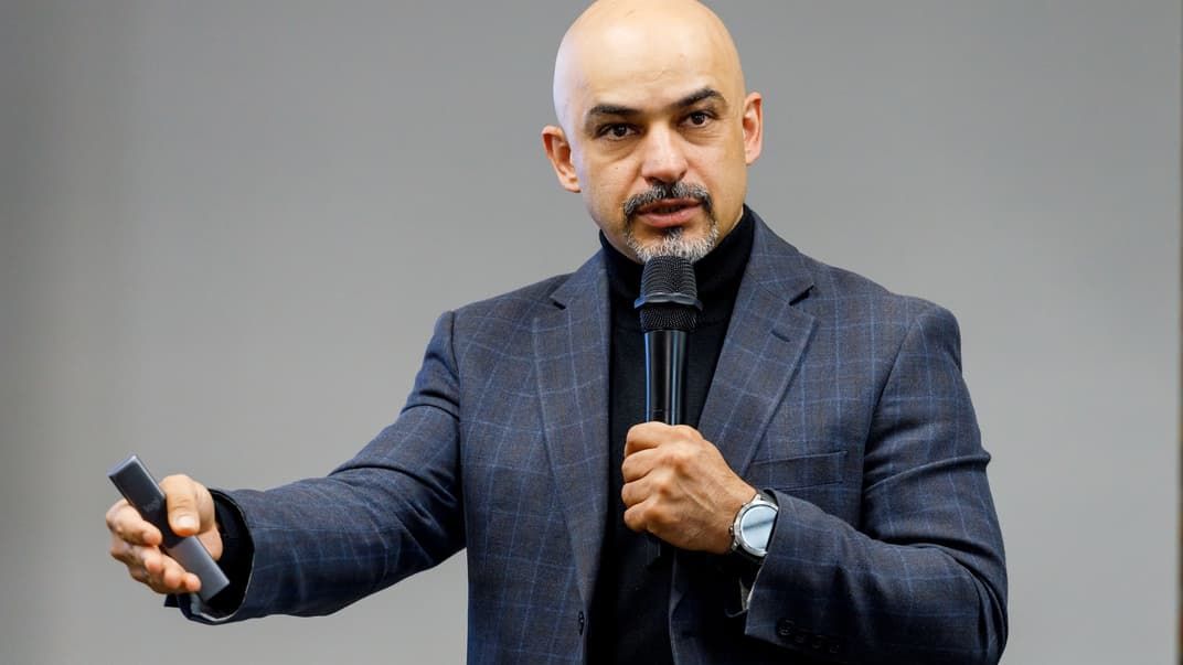 Найем написал заявление об увольнении и обвинил Кабмин в подрывной работе – вспыхнул скандал – FT