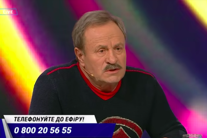 "Прорезали дырку и ка**ли", - режиссер Быстряков оскорбил выдумкой добровольцев-защитников Украины