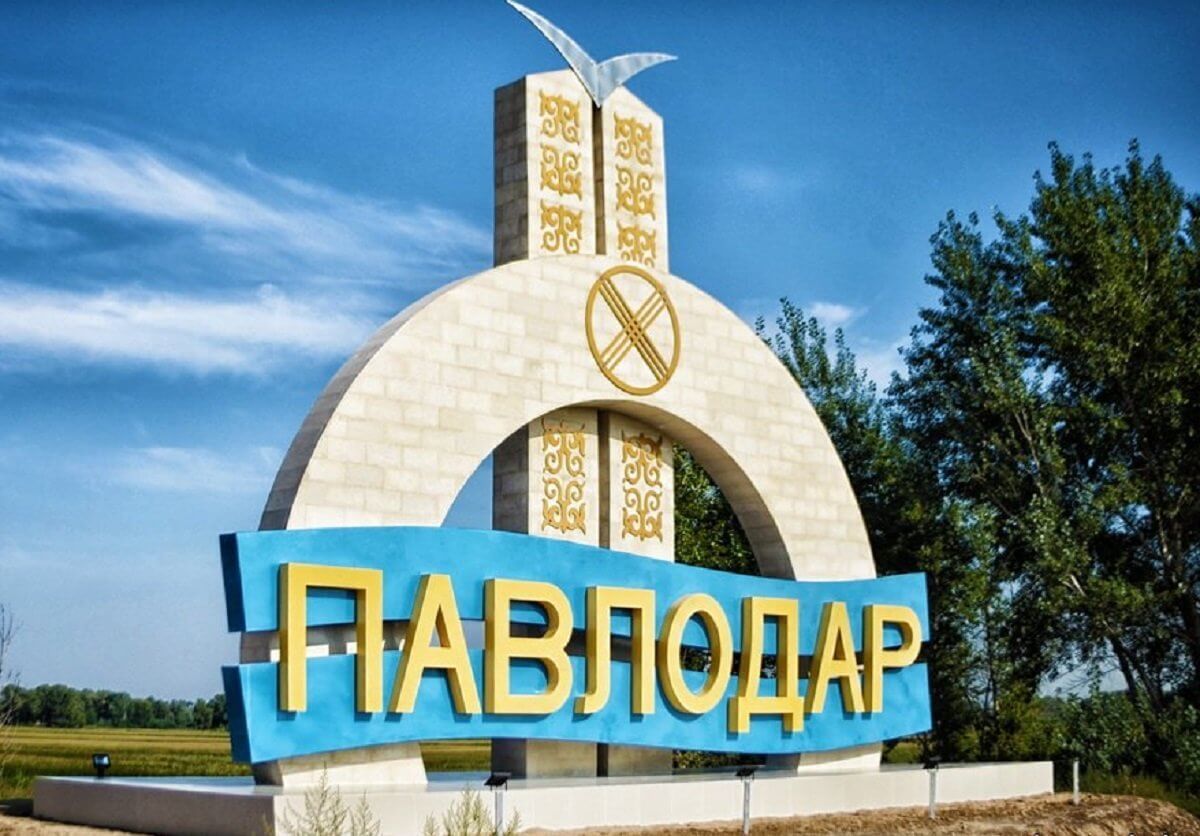 В Павлодаре кондуктор потребовала говорить по-русски - пассажиры оригинально проучили ее