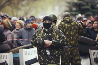 «ДНР – убирайся!»: Донетчане митинговали против боевиков, перекрыв трассу «Донецк – Мариуполь»