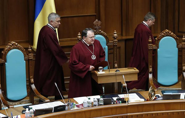 Ни один из судей Конституционного суда Украины не взял самоотвод