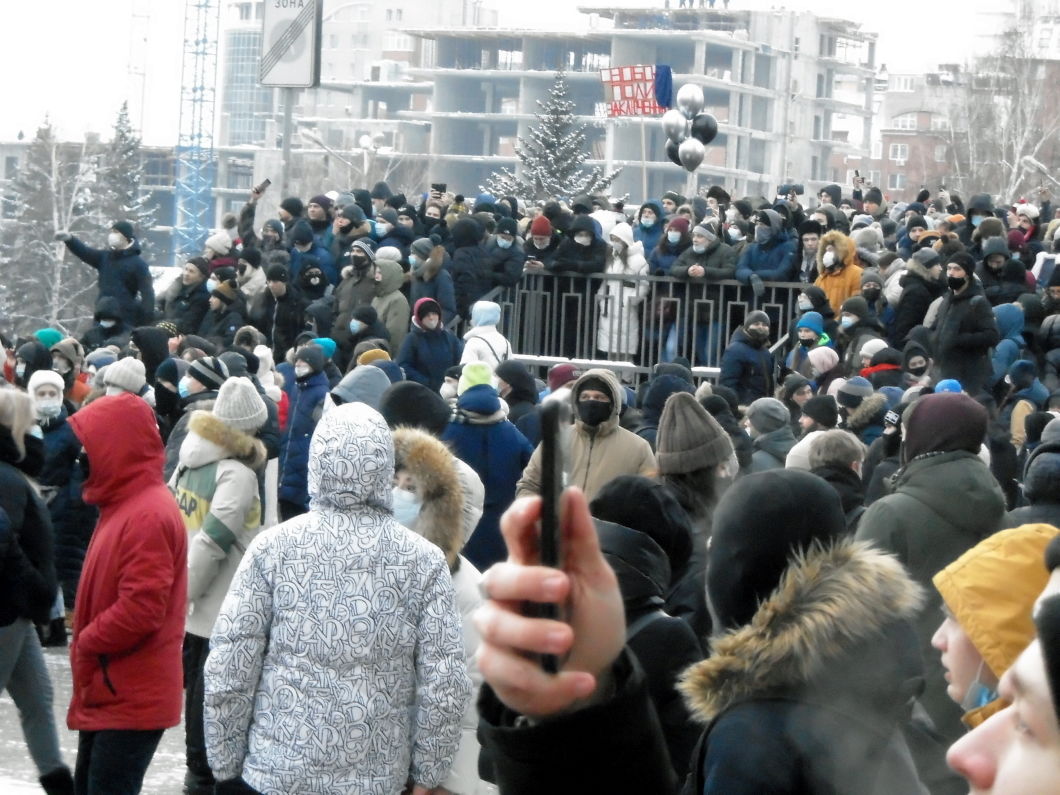 В Красноярске против сторонников Навального устроили жестокую провокацию: били не только по ногам и рукам