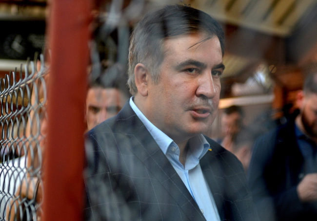 "Нельзя не любить политику в Украине" и "Бардак". Запад комментирует то, что происходит с Саакашвили на границе Украины с Польшей