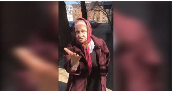 Баба Валя из Иркутска, рассказавшая о стране дебилов, стала звездой Интернета: опубликовано восхитительное видео 