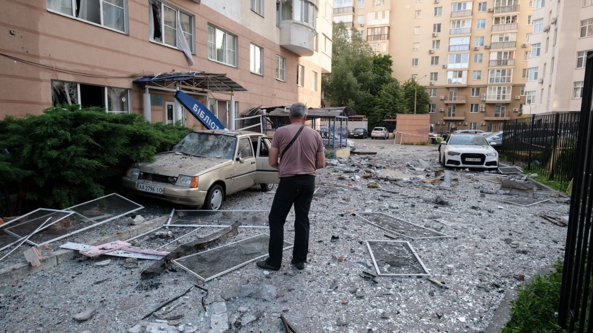 "Шумная ночь…" – дочь Келлогга Меган Моббс обратилась к отцу и высказалась о РФ после обстрела Киева