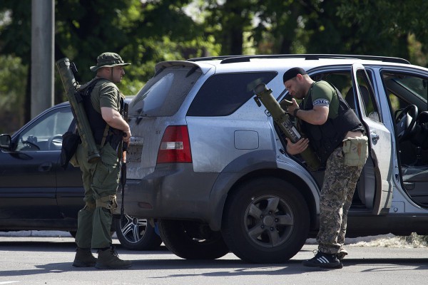 Боевики начинают готовить таможню для транспортных средств  