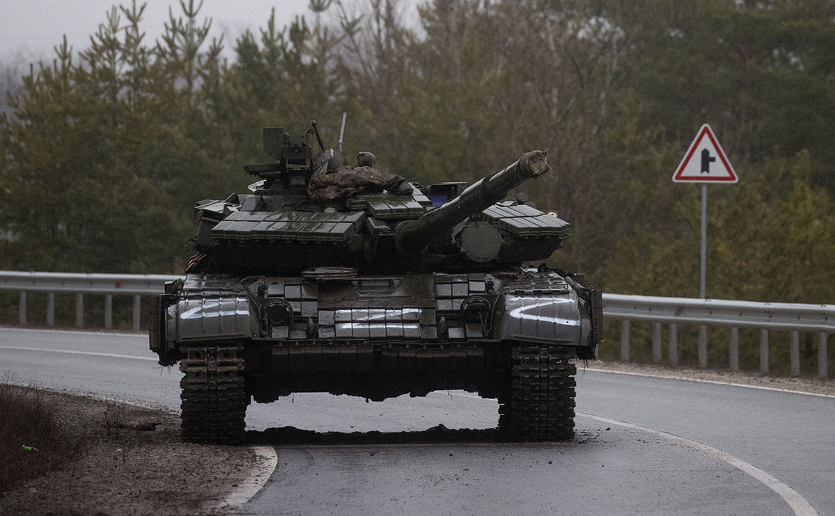 ССО влаштували вдале полювання на російський Т-90: танк не витримав випробування мінним полем – кадри