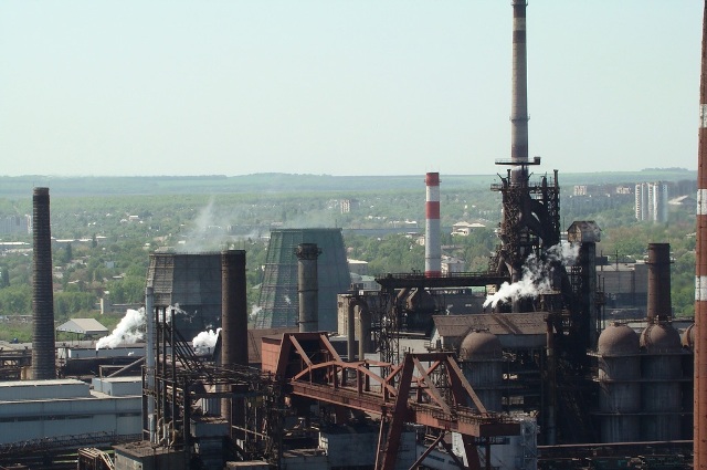 Порошенко: В Донецке закрылись 80% заводов
