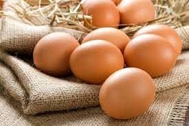 "Нужно употреблять правильно", – врач рассказал о пользе и вреде куриных яиц