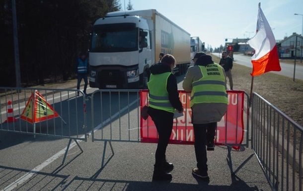 У Польщі фермери вирішили заблокувати ще й кордон із Німеччиною: чого побоюється влада – DW