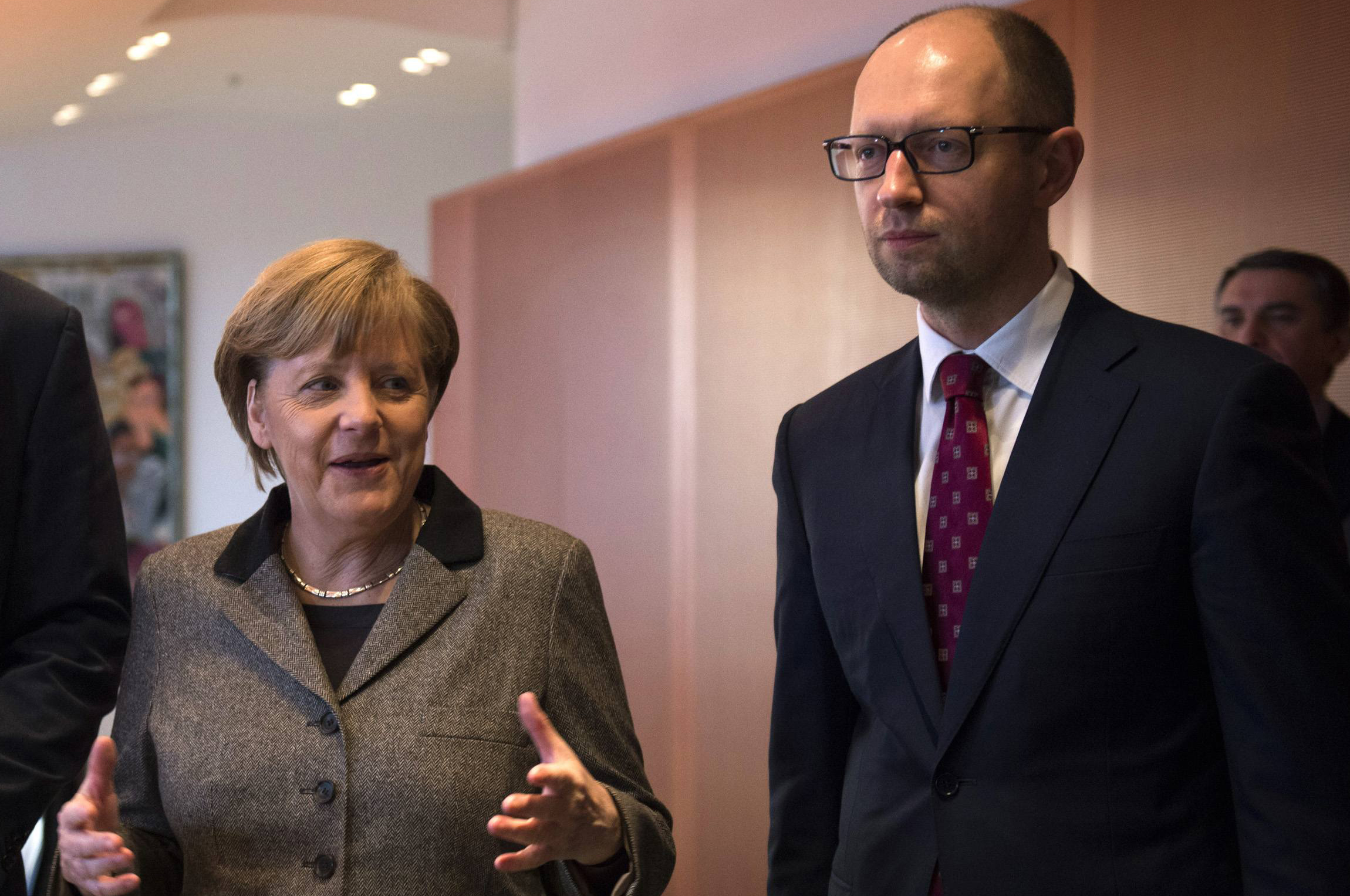 Арсений Яценюк и Ангела Меркель начали встречу в Берлине
