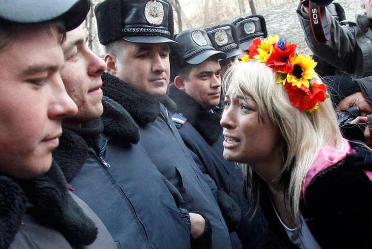 Как девушки шли с обнаженной грудью на встречу к президентам: дальнейший ход дела в отношении Femen