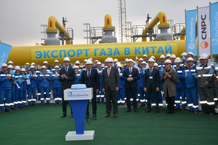 Путин в ярости - Россия снова оказалась "не у дел": Казахстан начал поставлять газ в Китай  