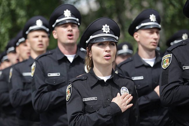 Железорудный центр Украины получил новую полицию: полтысячи патрульных выйдут на улицы Кривого Рога