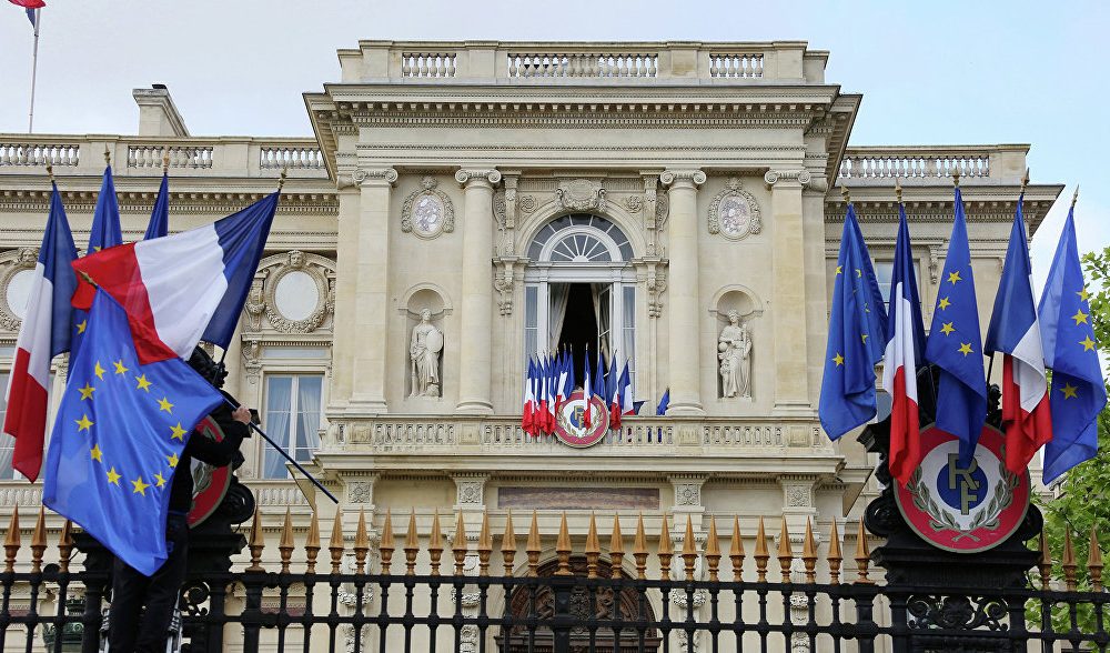 Перемога: во Франции ликвидируют "посольство ДНР"